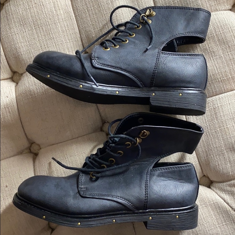 Forever 21 cut out boots
